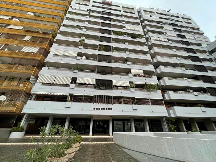 Appartamento con 8 locali in affitto in Bari