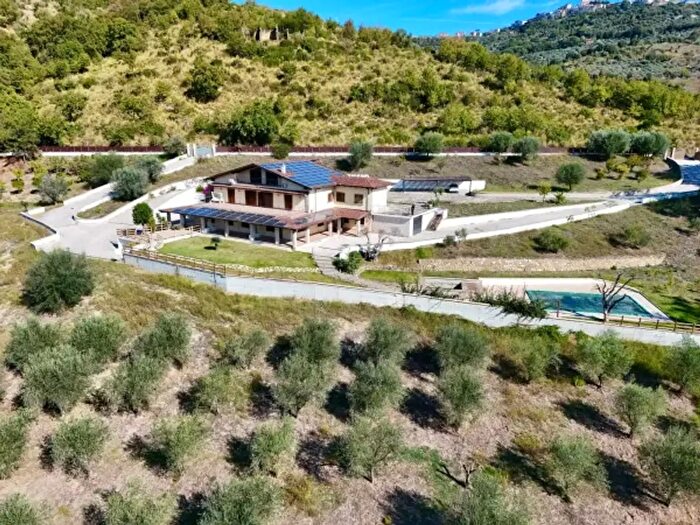 Casa con 6 locali in vendita in Via Frascinelle, Agropoli