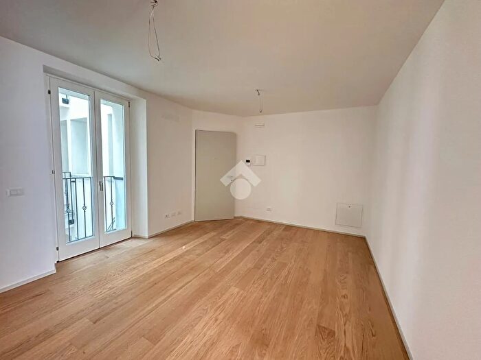 Appartamento bilocale in vendita in Via Valdirivo, Trieste