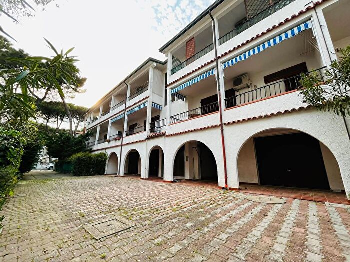 Appartamento trilocale in vendita in Viale Pietro Mascagni, Comacchio