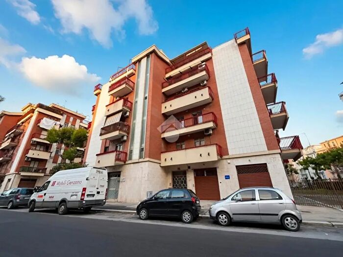 Appartamento trilocale in affitto in Via Silvio Pellico, Foggia