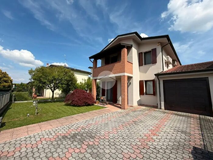 Casa con 5 locali in vendita in Via Roma, San Giorgio Bigarello