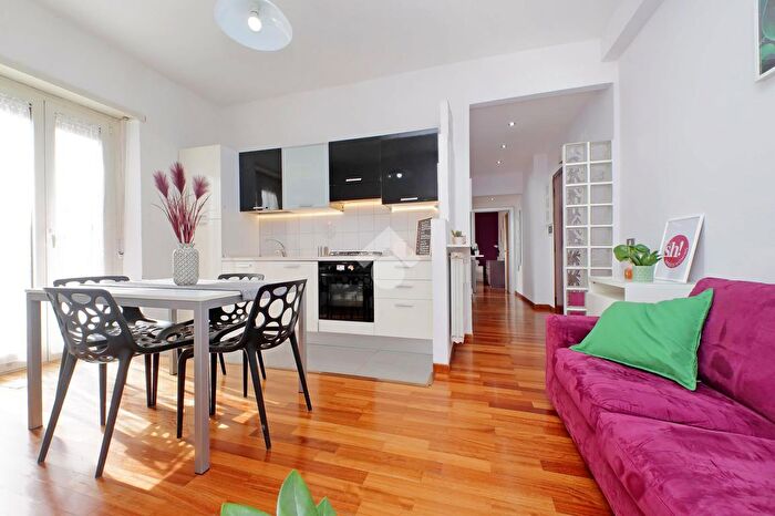 Appartamento trilocale in vendita in Via di Casal Bertone, Roma