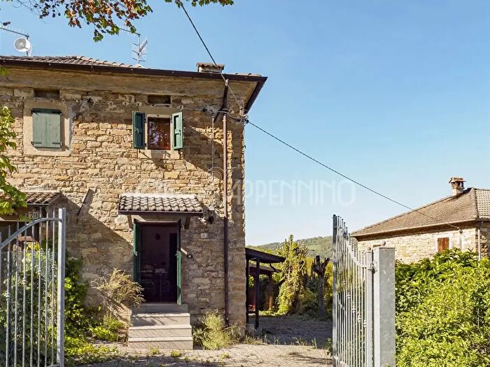 Casa con 5 locali in vendita in Montefiorino