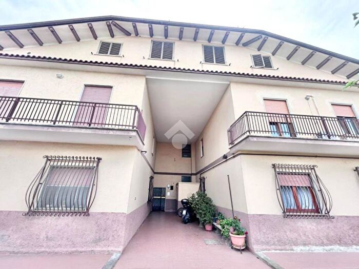 Appartamento trilocale in affitto in Castel di Leva, Roma