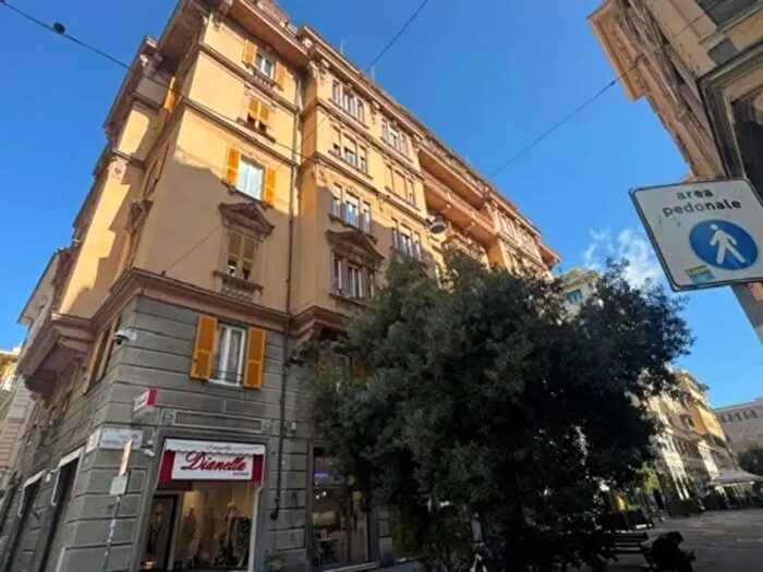 Appartamento bilocale in vendita in Via Fiasella, Genova