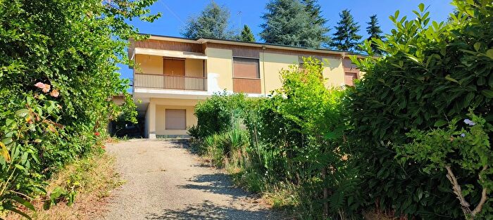 Casa con 10 locali in vendita in Monta