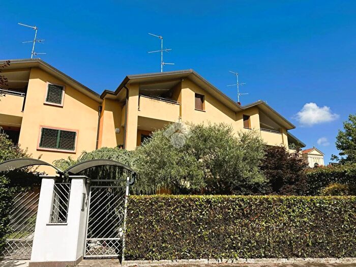 Casa con 5 locali in vendita in Via Solferino, Vimercate