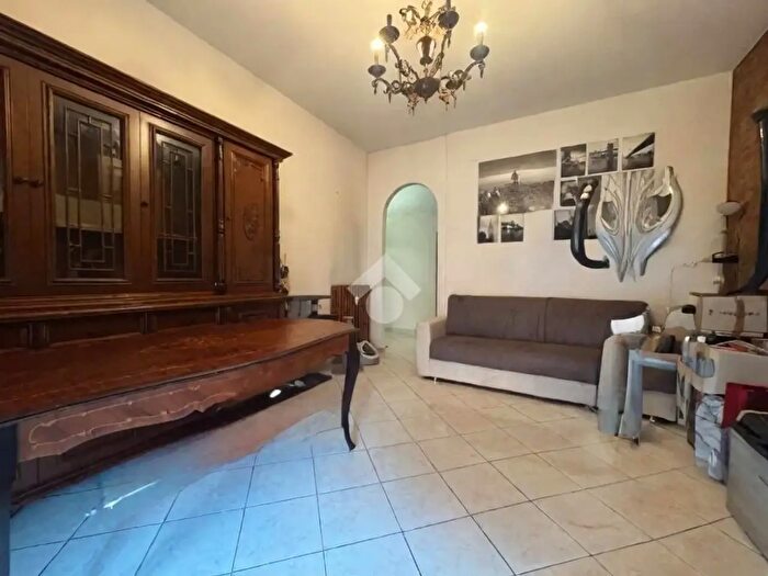 Appartamento trilocale in vendita in Via d Cimarosa, Modena