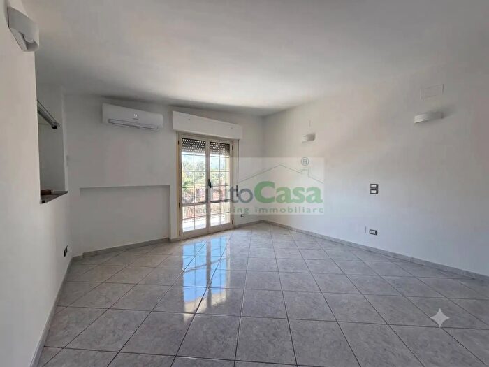 Appartamento con 5 locali in affitto in Via Miglianico, Chieti