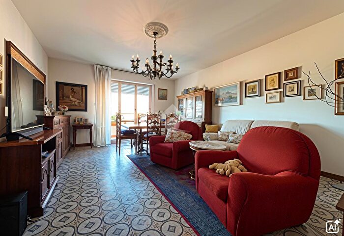 Appartamento quadrilocale in vendita in Via Benedetto Croce, Massa