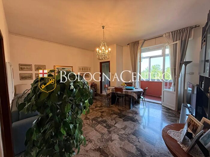 Appartamento con 5 locali in vendita in Via di Bertalia, Bologna