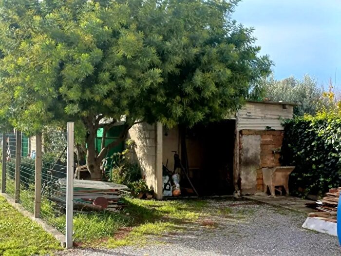 Casa con 5 locali in vendita in Cascina