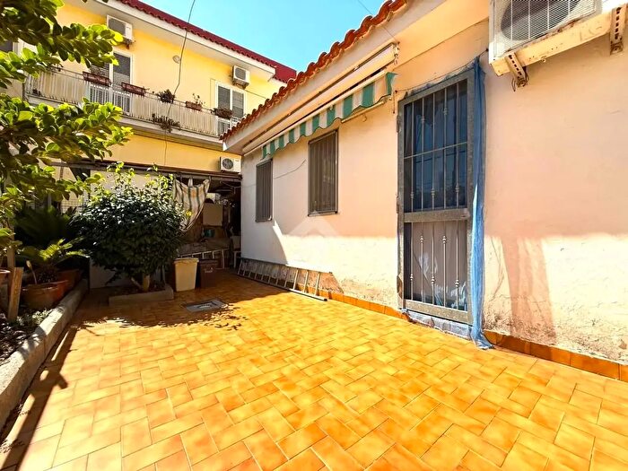 Appartamento trilocale in vendita in Via Vincenzo Scotto, Monte Di Procida