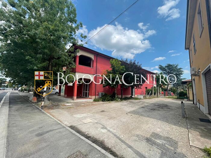 Appartamento con 12 locali in vendita in Via di Mezzo di Saletto, Bentivoglio