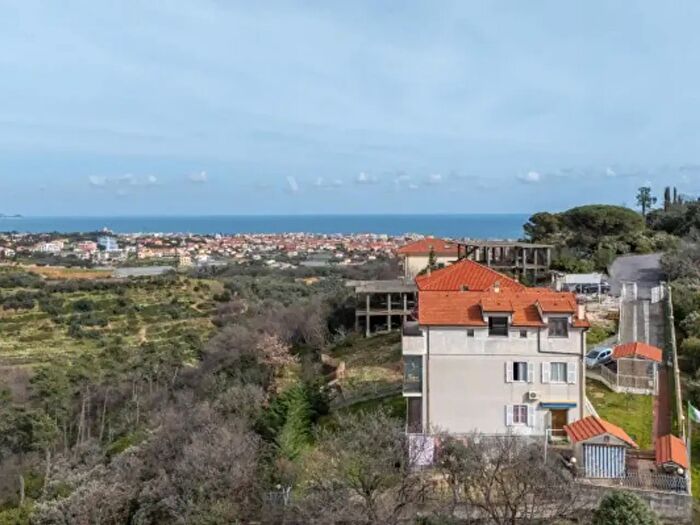 Casa con 6 locali in vendita in Via Colmanet, Borghetto Santo Spirito