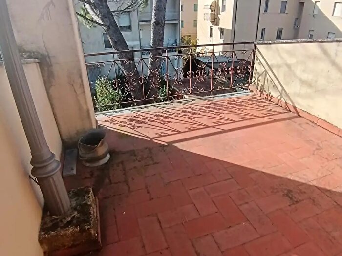 Casa con 8 locali in vendita in Empoli