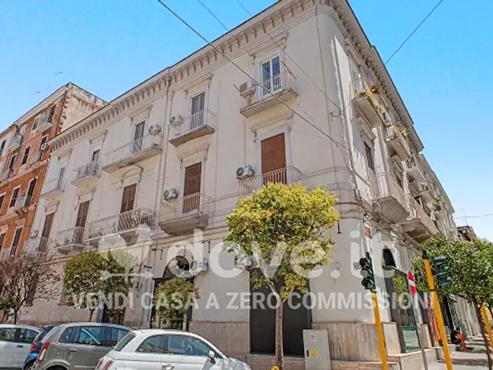 Appartamento trilocale in vendita in Via Giuseppe Pisanelli, Taranto