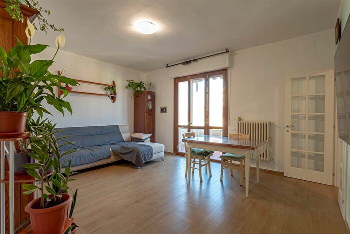 Appartamento quadrilocale in vendita in Via Fratelli Cairoli, Campi Bisenzio