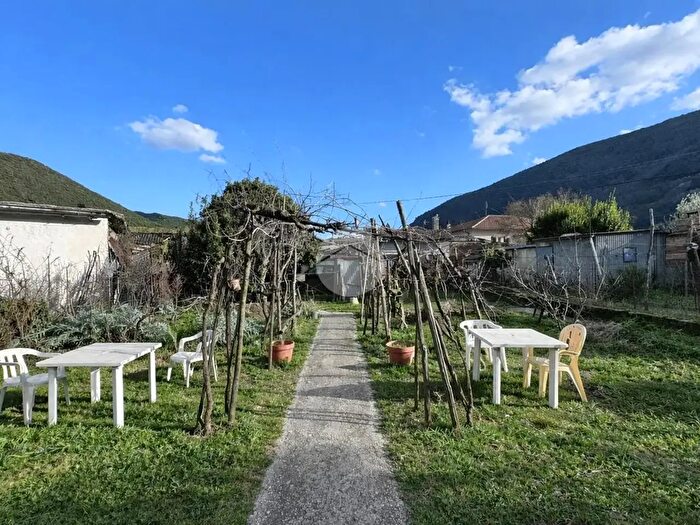 Appartamento quadrilocale in vendita in Via Domenico Faggetti, Terni