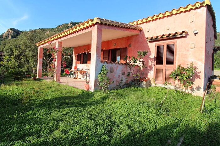 Casa trilocale in vendita in Lo Torre Salinas, Muravera