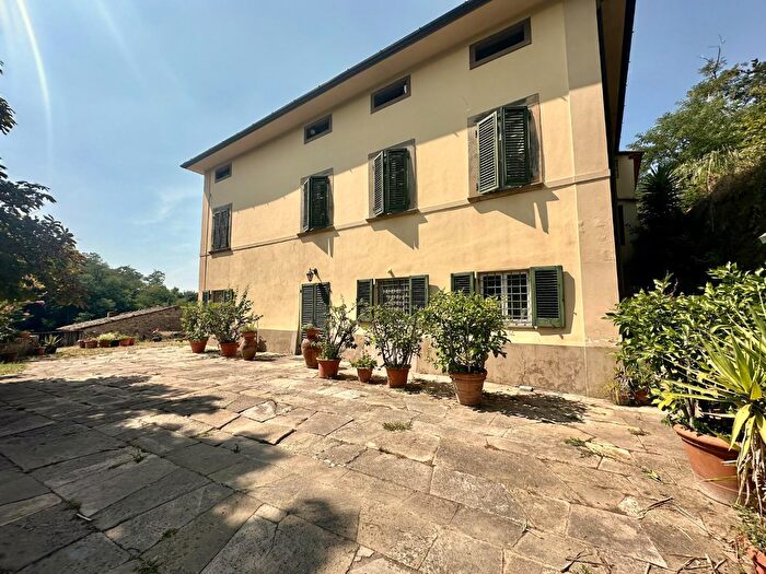 Casa con 6 locali in vendita in Capannori