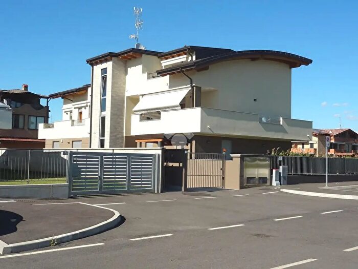 Appartamento quadrilocale in vendita in Via Impastato, Carugate