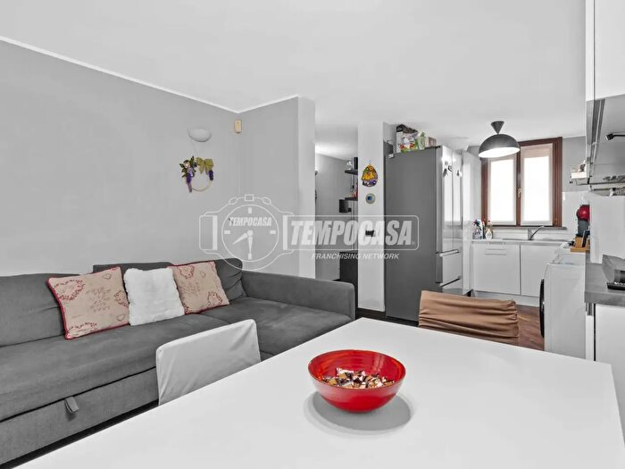 Appartamento trilocale in vendita in Piazza Francesco Carrara, Milano