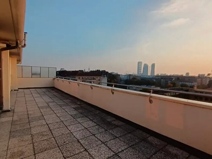 Appartamento trilocale in affitto in Via Mac Mahon, Milano