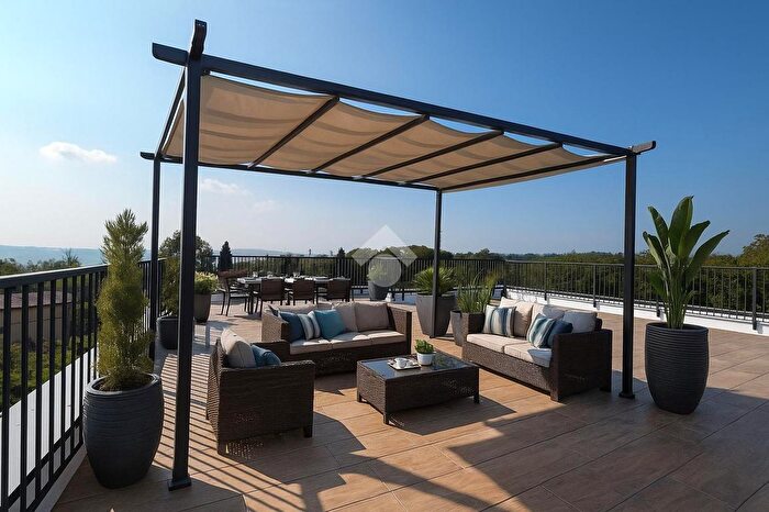 Appartamento trilocale in vendita in Via della Carnaga, Varese