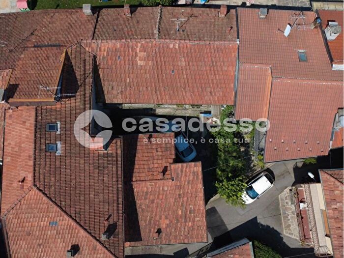 Casa con 16 locali in vendita in Via Magnetti, Gravellona Toce