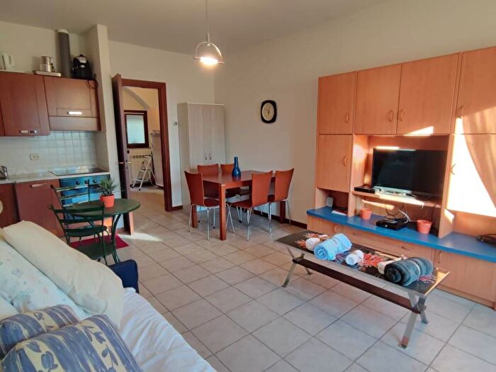 Appartamento bilocale in affitto in Via Antica Regina, Acquaseria, San Siro