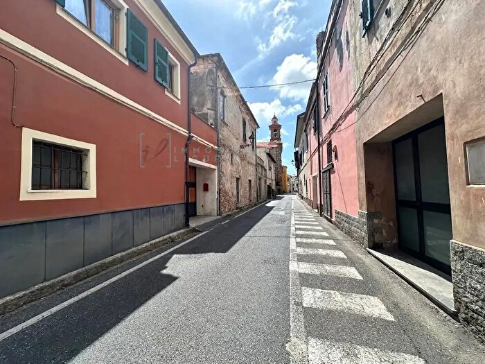 Appartamento con 5 locali in vendita in Via al Piemonte, Albenga