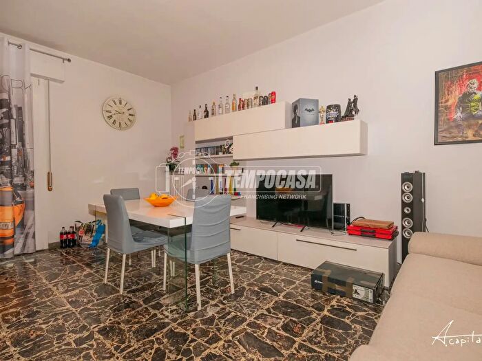 Appartamento trilocale in vendita in Via Puccini, Modena