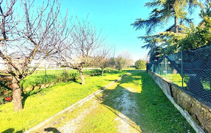 Casa con 5 locali in vendita in Via Giulio Braga, Prato