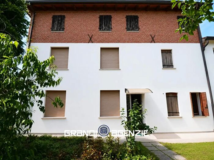 Casa con 5 locali in vendita in Trevignano