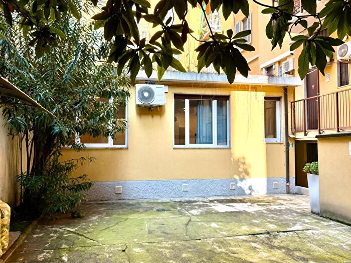 Appartamento trilocale in affitto in Viale Brianza, Centrale, Milano