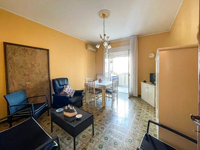 Appartamento con 7 locali in vendita in Via Palmerino, Palermo