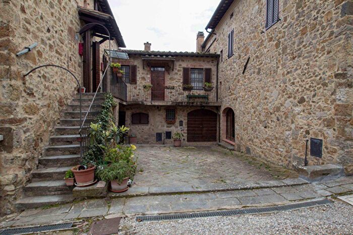 Appartamento trilocale in vendita in Strada Comunale di Scopeto, Castelnuovo Berardenga