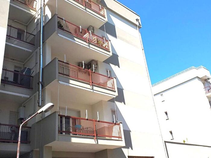 Appartamento quadrilocale in affitto in Via Caldarola, Japigia, Bari