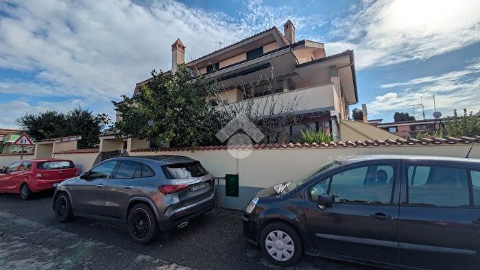 Appartamento trilocale in vendita in Via Oceano Atlantico, Pomezia