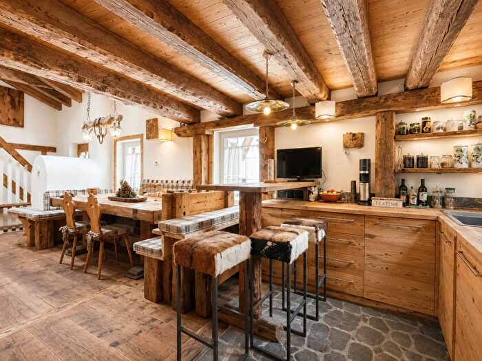 Appartamento con 5 locali in vendita in Strèda De col da Ronch, Canazei