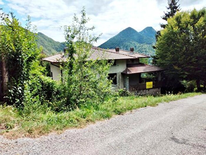 Casa quadrilocale in vendita in Via Perlonc, Treviso Bresciano