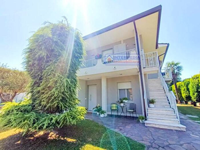 Casa con 6 locali in vendita in Via Angeli, Adria