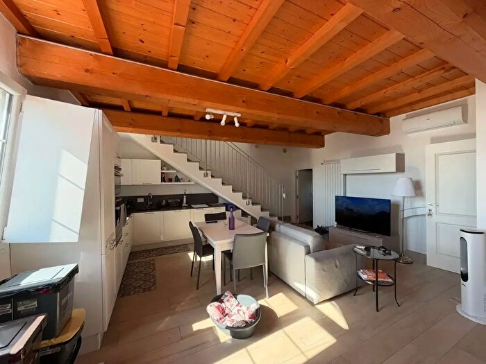 Appartamento trilocale in vendita in Viale Guidoni, Firenze