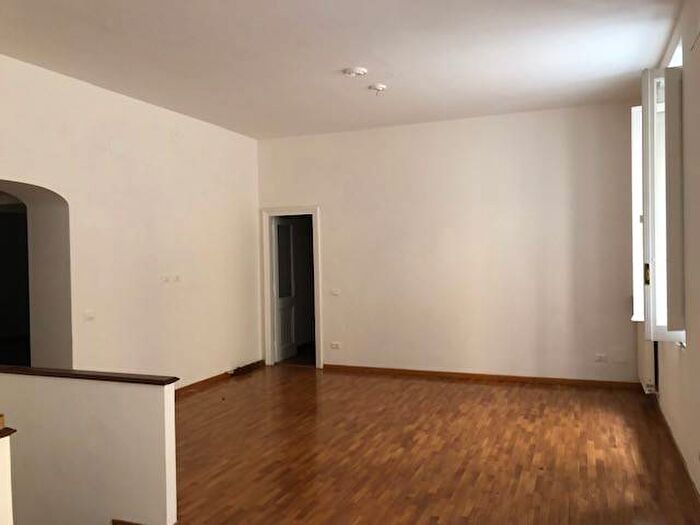 Appartamento con 6 locali in affitto in Via dei Marescotti, Trastevere, Roma