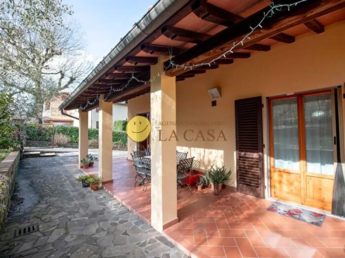 Casa con 12 locali in vendita in Figline e Incisa Valdarno