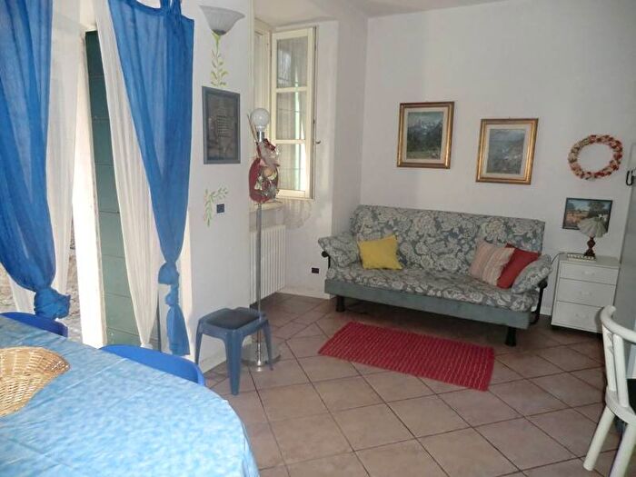 Appartamento monolocale in affitto in Via Regina, Centro, Domaso