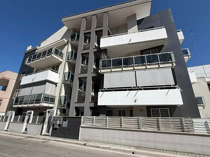 Appartamento trilocale in vendita in Via Rossini, Modugno