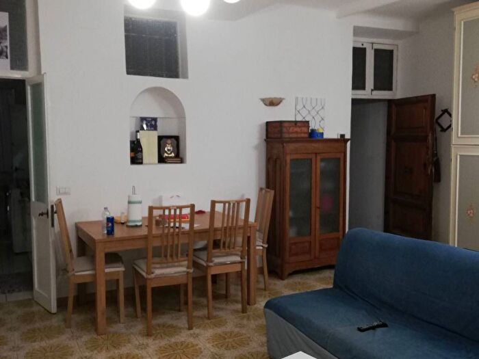 Appartamento trilocale in affitto in Via del Boschetto, Monti, Roma